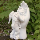 Engel Figur in schützender Hand rechts, Deko Engel, 24cm