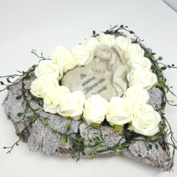 Herzgesteck mit Foam Rosen, Engel und Inschrift