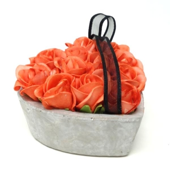 Grabgesteck Herz mit Rosen und Trauerflor