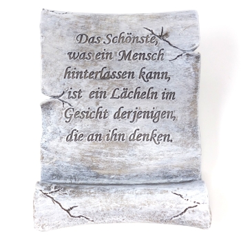 Kleine Schriftrolle mit Inschrift