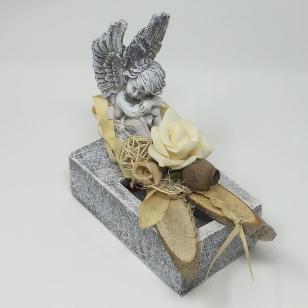 Grabgestecke für Urnengräber mit Trostengel.