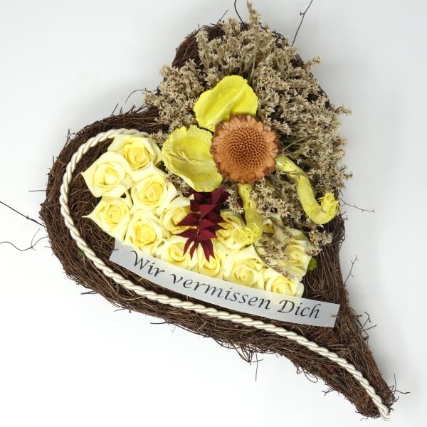 Herzgesteck Wir vermissen Dich, Foam Rosen und Trockenfloristik