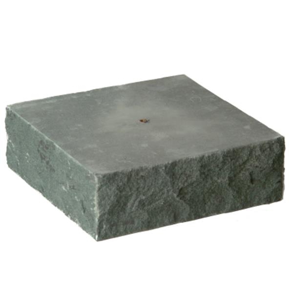 Steinsockel mit Bohrung, Anröchter Dolomit, Laternensockel