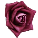 Kunstblumen mit offenen Rosenblüten