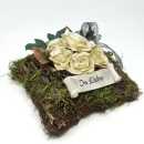 Gesteck mit Rosen, Schriftrolle