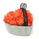 Grabgesteck Herz mit Rosen und Trauerflor